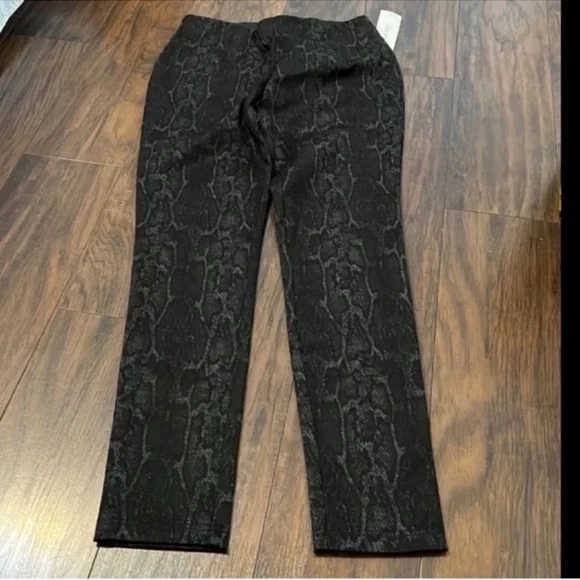 Brand new Calvin Klein Black Textured Womens pants/leggings Super cute & stylish - Picture 1 of 2